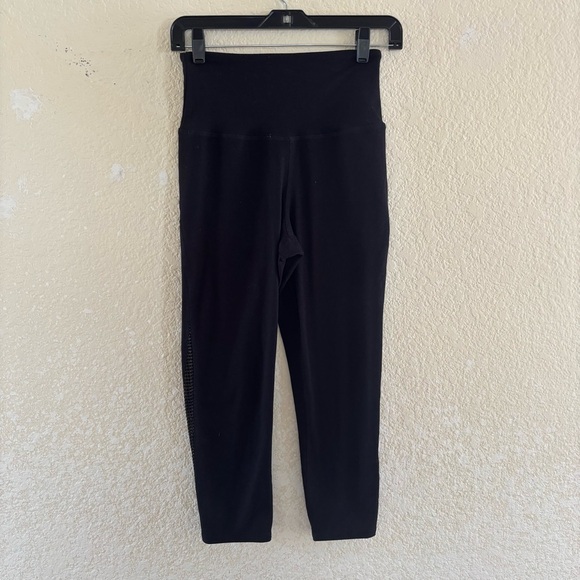 Black Mesh Panel High-Waisted Leggings - Picture 3 of 9